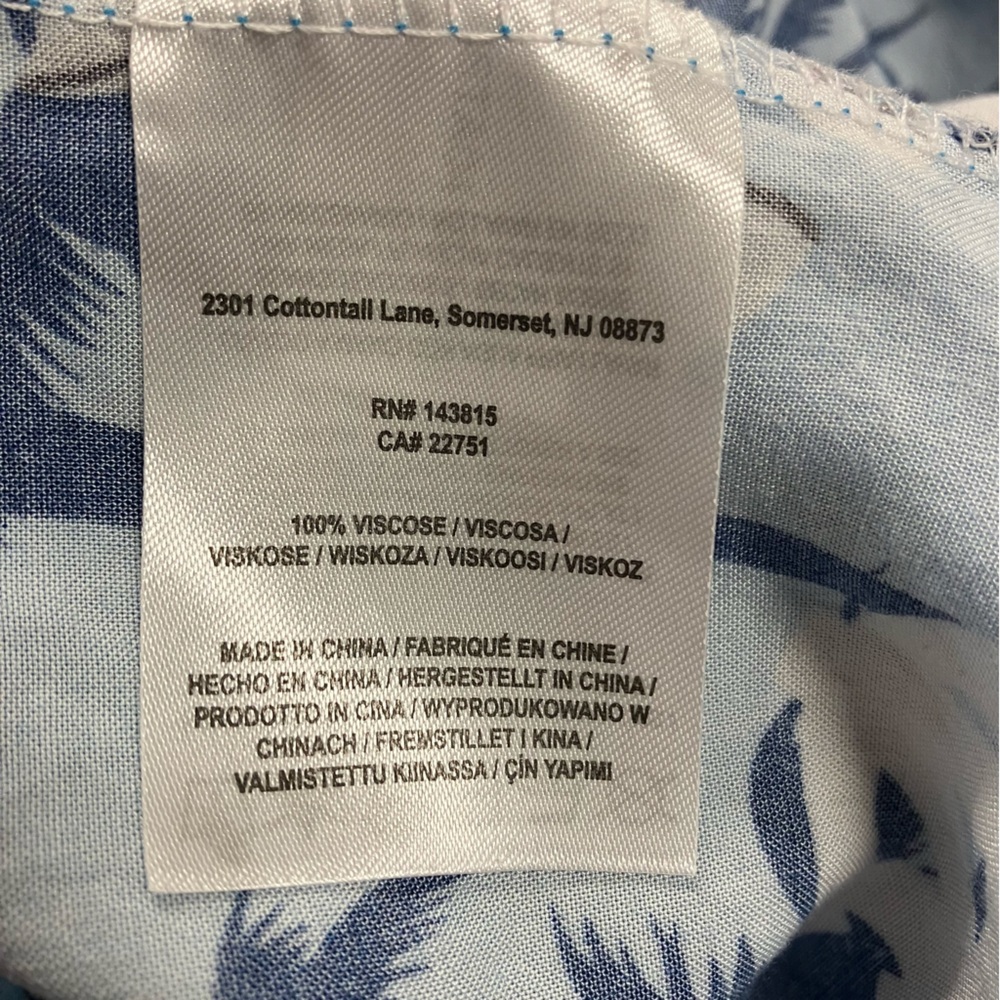 North Carolina UNC Tar Heels Blue Hawaiian Camp Button Shirt Men’s Size Medium - Picture 5 of 5